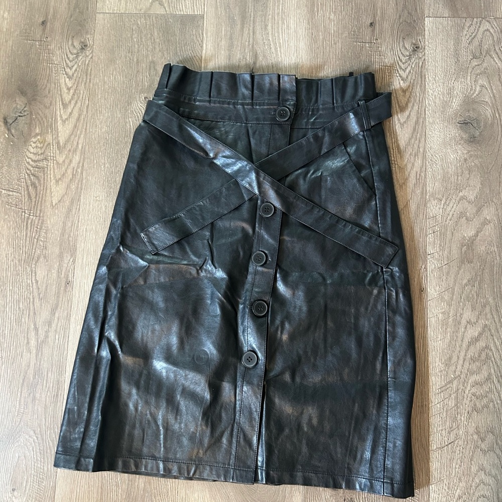 Faux Leather High-Waisted Button Front Skirt – Size 44